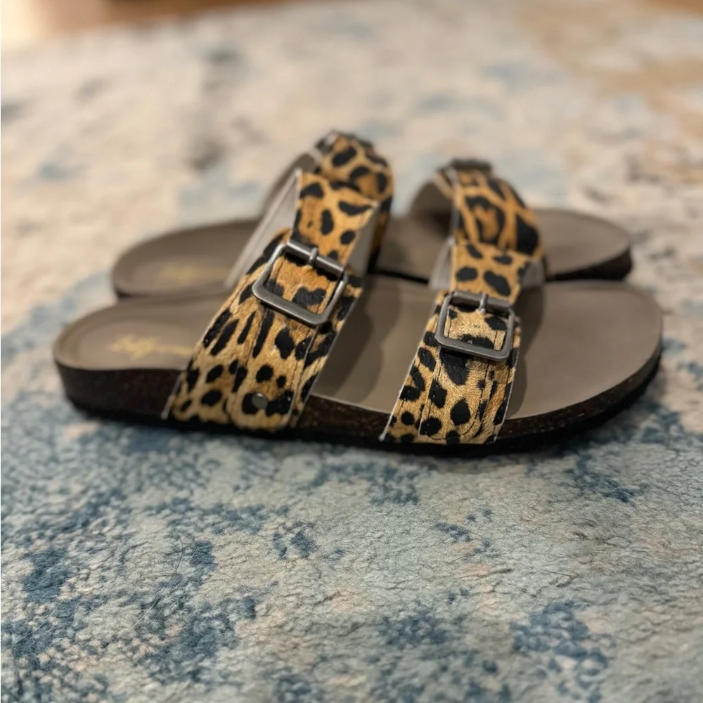 Waterproof Slides ☀️ - Picture 2 of 4
